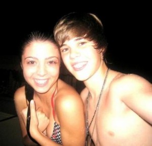 justin-bieber-girlfriend-2-300x290.jpg