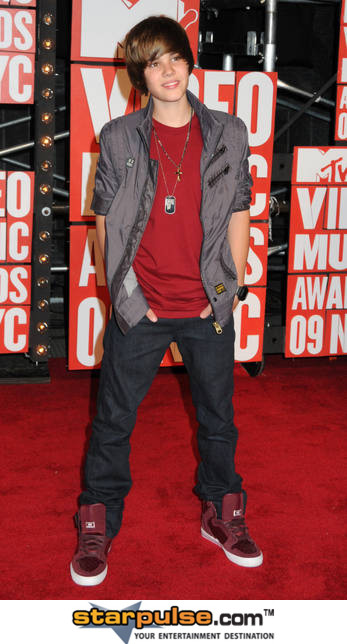 Justin Bieber-JTM-046455.jpg